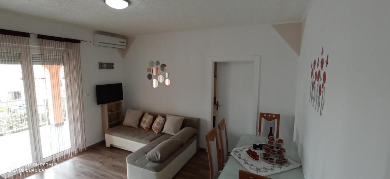 פורץ Apartments Katarina מראה חיצוני תמונה