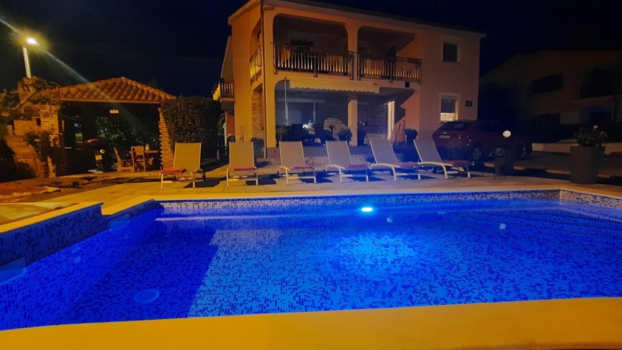 פורץ Apartments Katarina מראה חיצוני תמונה