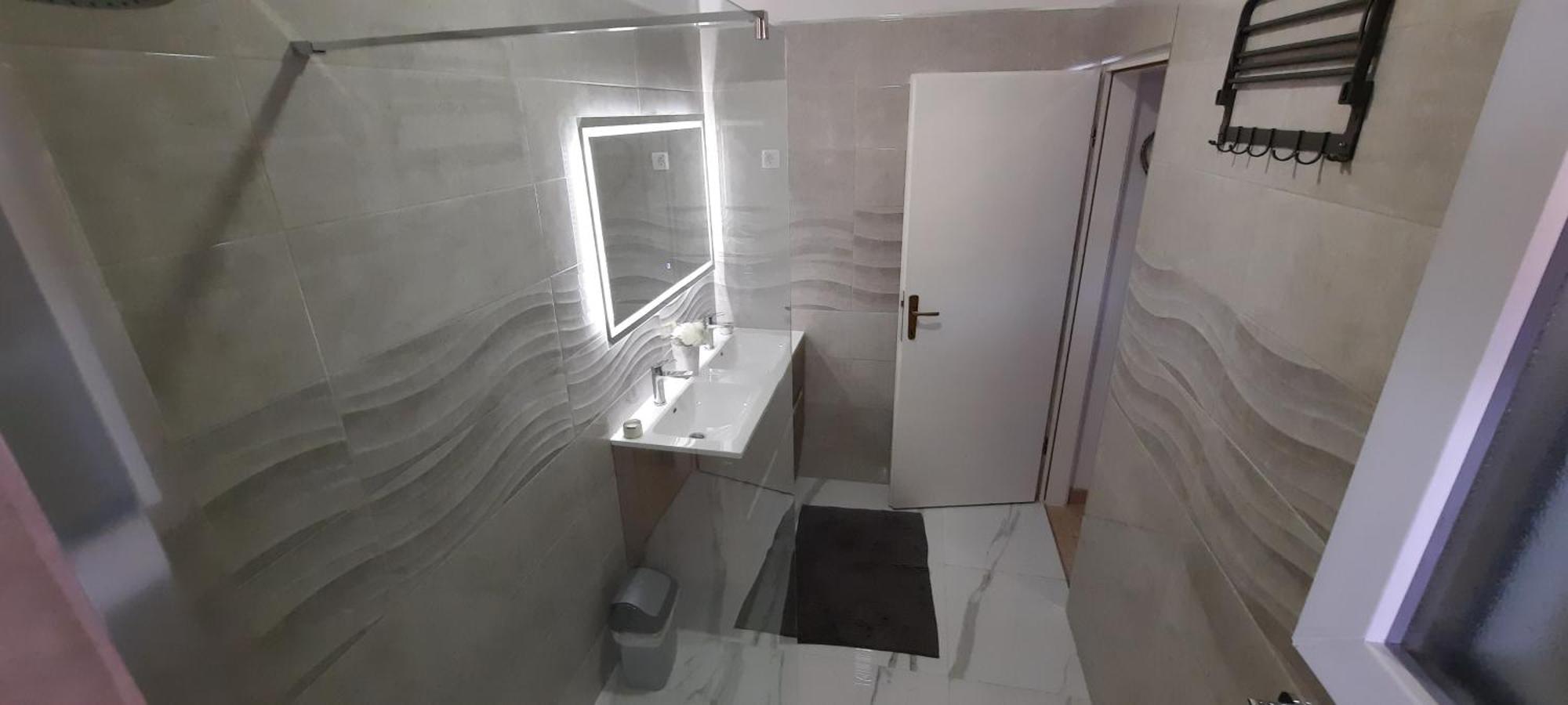 פורץ Apartments Katarina מראה חיצוני תמונה